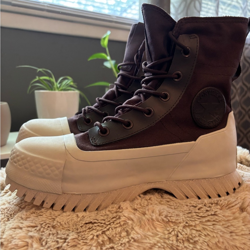 Converse Women's Combat Boots - Dark Brown and Cream